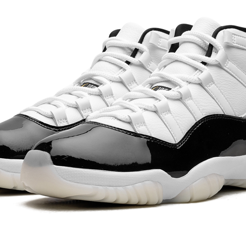 Air jordan 11 black red white discount