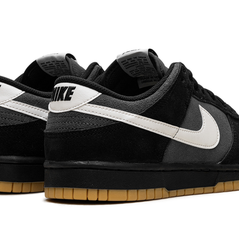 NIKE Dunk Low SE 