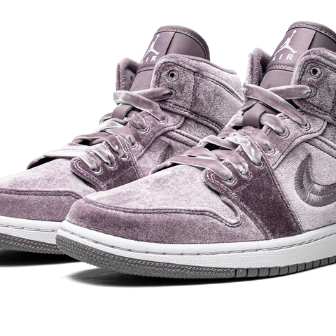 AIR JORDAN 1 MID SE WMNS Stadium Goods