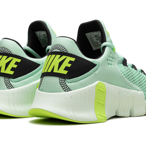 Nike metcon 4 stadium deals