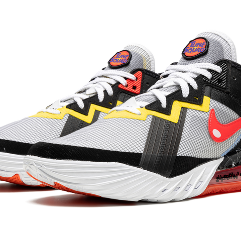 NIKE LeBron 18 Low 