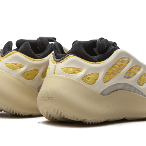 YEEZY Yeezy 700 V3 