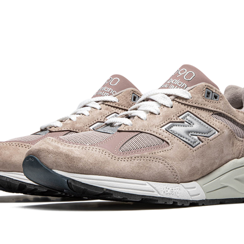 NEW BALANCE 990v2 