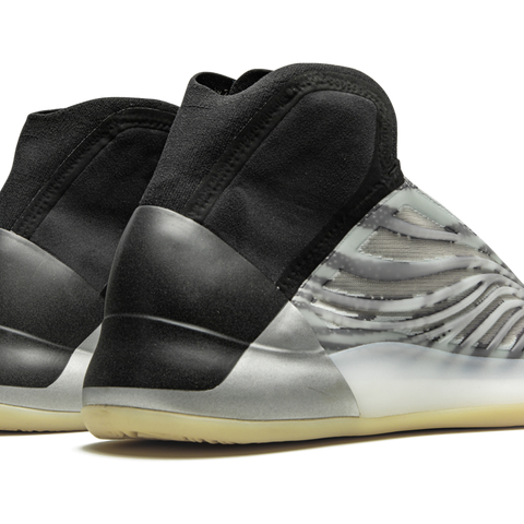 YEEZY Yeezy QNTM BSKTBL 