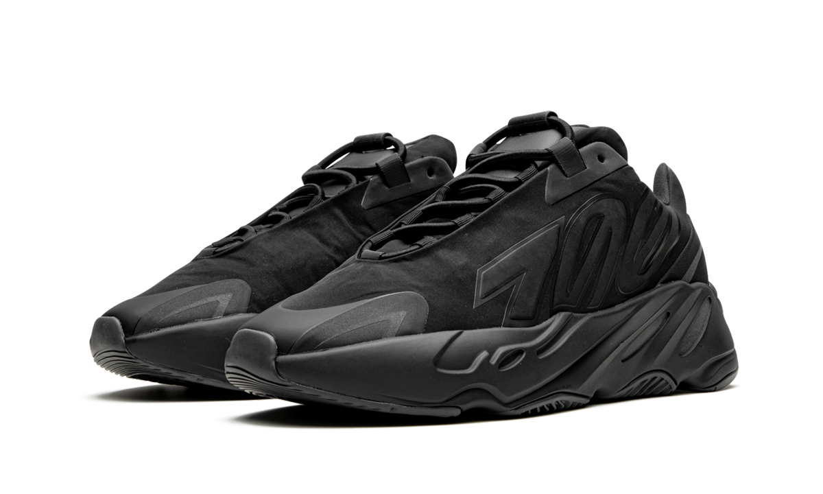yeezy 700 total black