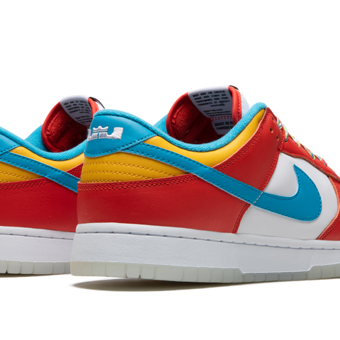 NIKE Dunk Low 