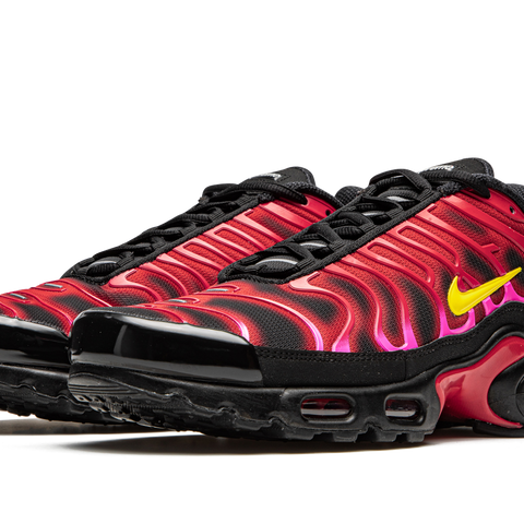 Red nike tns shop