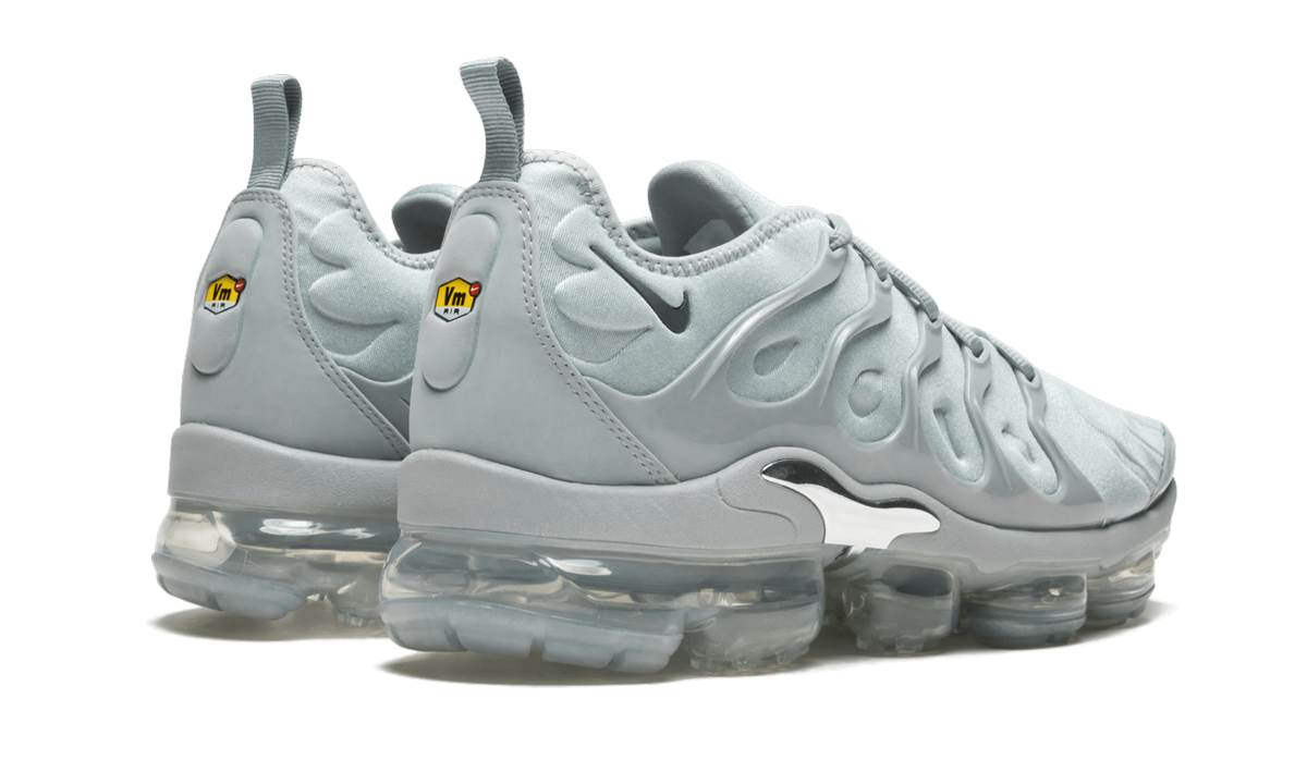 gray vapormax plus