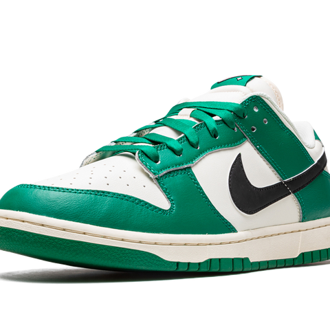 NIKE Dunk Low Retro Se 