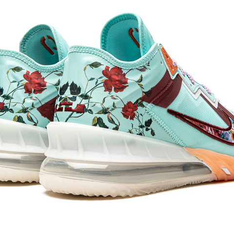 NIKE LeBron 18 Low  display picture 3