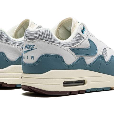 NIKE Air Max 1 