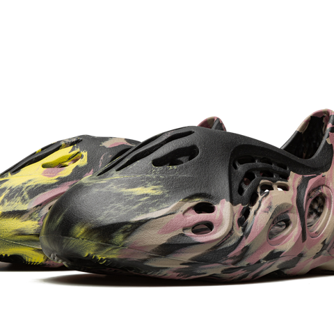 YEEZY Yeezy Foam Runner "MX Carbon" Stadium Goods YEEZY Yeezy Foam Runner "MX Carbon" Stadium Goods