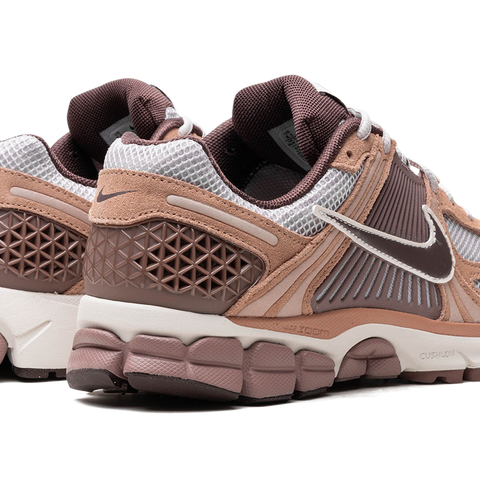 dusted clay nike vomero uruguay