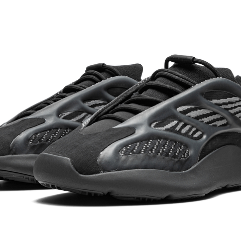 YEEZY Yeezy 700 V3