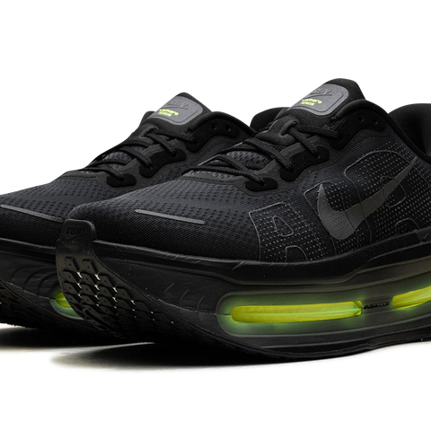 NIKE Vomero Premium 