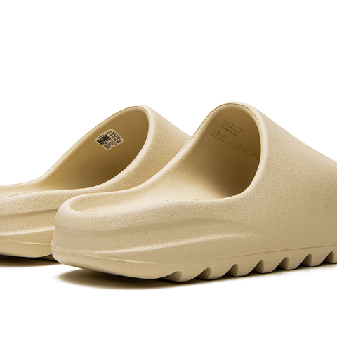 YEEZY Yeezy Slide "Bone 2022" Stadium Goods YEEZY Yeezy Slide "Bone 2022" Stadium Goods