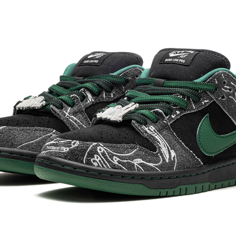 NIKE SB Dunk Low 