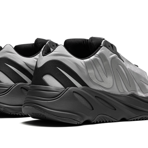 700 Mnvn Yeezy 700 December 2021 YEEZY Yeezy 700 MNVN