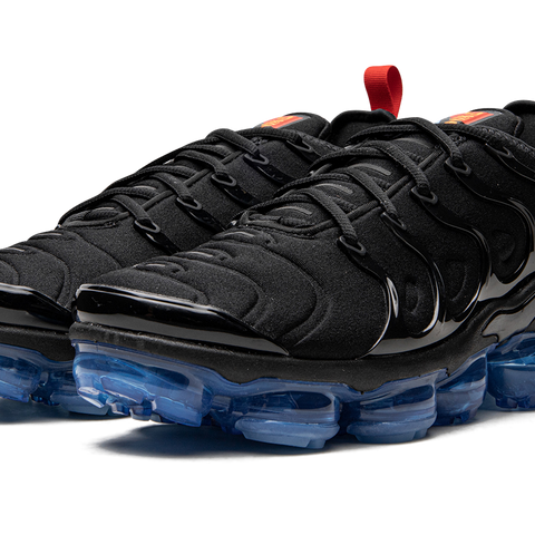 Nike air vapormax plus black and red store