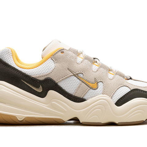 ★関税込★Nike★NIKE TECH HERA(W)★22-26cm★COCONUT MILK★ NIKE TECH HERA WMNS 