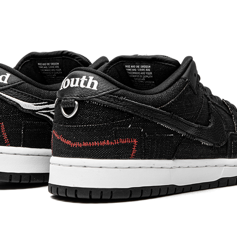 NIKE SB Dunk Low 