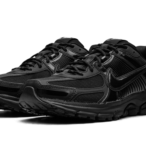 NIKE Zoom Vomero 5 