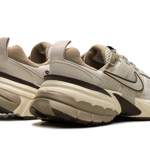 NIKE V2K RUN WMNS 