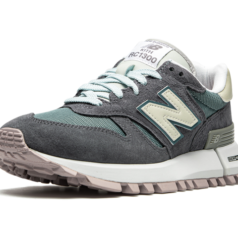 NEW BALANCE RC1300 