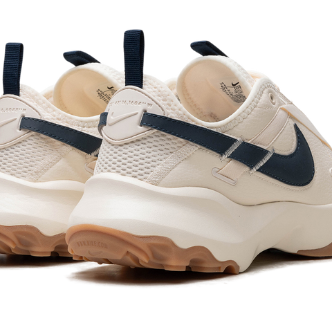 靴 Nike TC7900 PALE IVORY /ARMORY NAVY Nike TC 7900 - Pale Ivory/ Armory Navy - Gum Light Brown