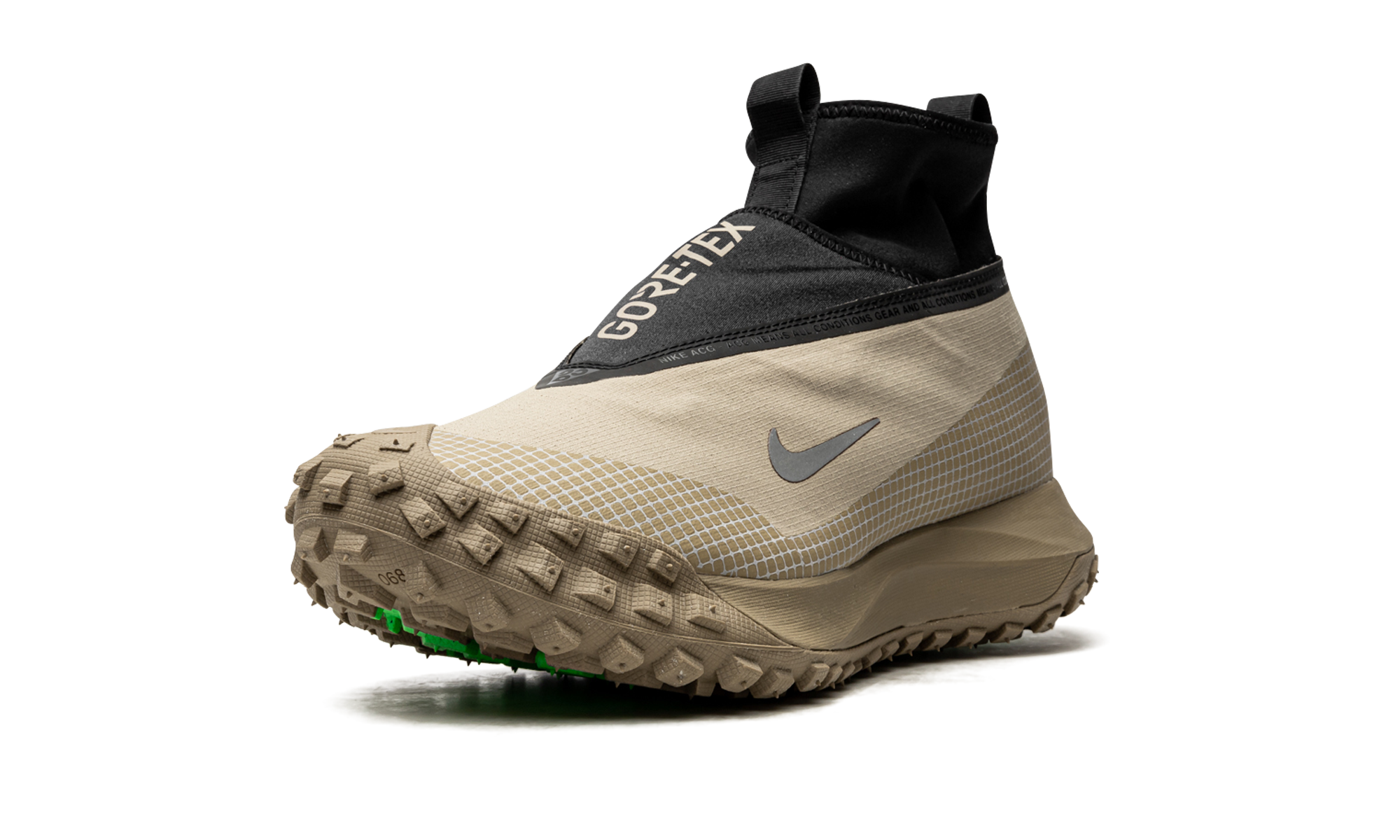 NIKE ACG  GORE-TEX METALLIC SILVER 26 Men\u0027s shoes Nike ACG Mountain Fly Gore-Tex Khaki⁄ Metallic Silver