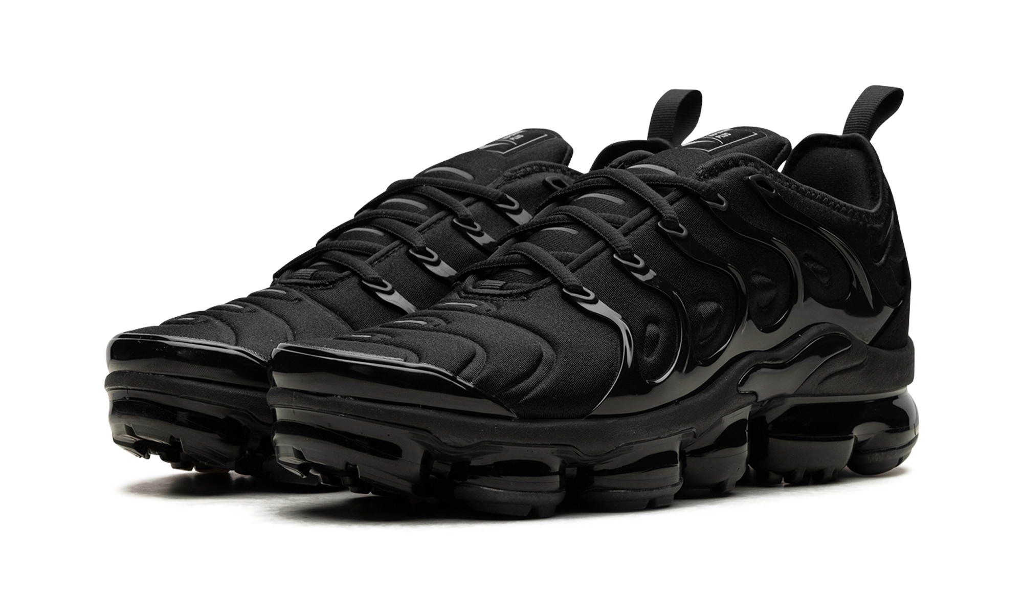 black vapormax tn