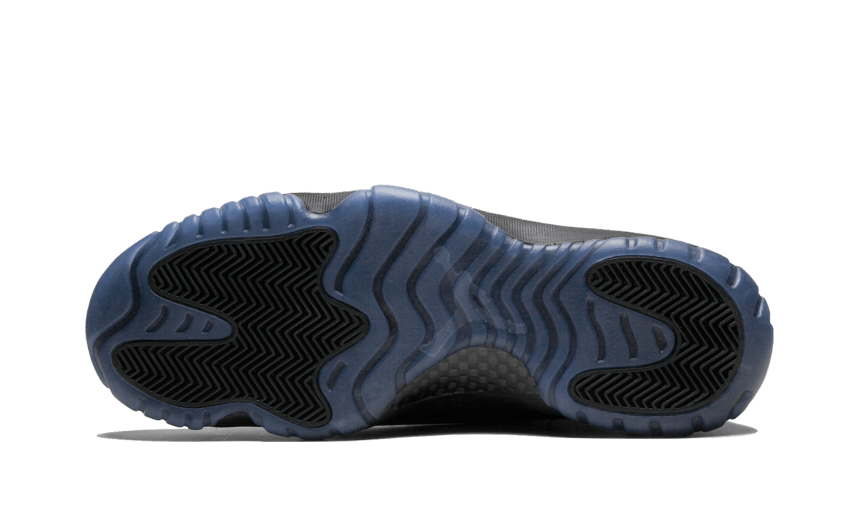 air jordan 11 cap and gown size 9