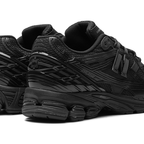 1906 \"Tripple Black\" スニーカー/new balance New Balance 1906 