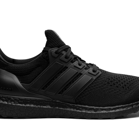 Ultra boost triple black japan hotsell