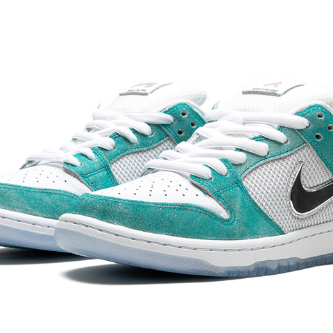NIKE SB Dunk Low Pro QS NIKE SB Dunk Low Pro QS