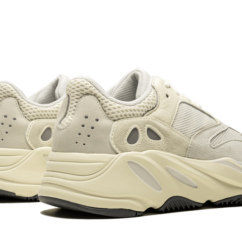 Sell yeezy 700 discount