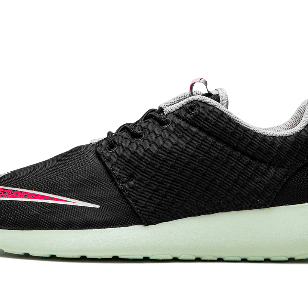 Nike roshe run yeezy deals