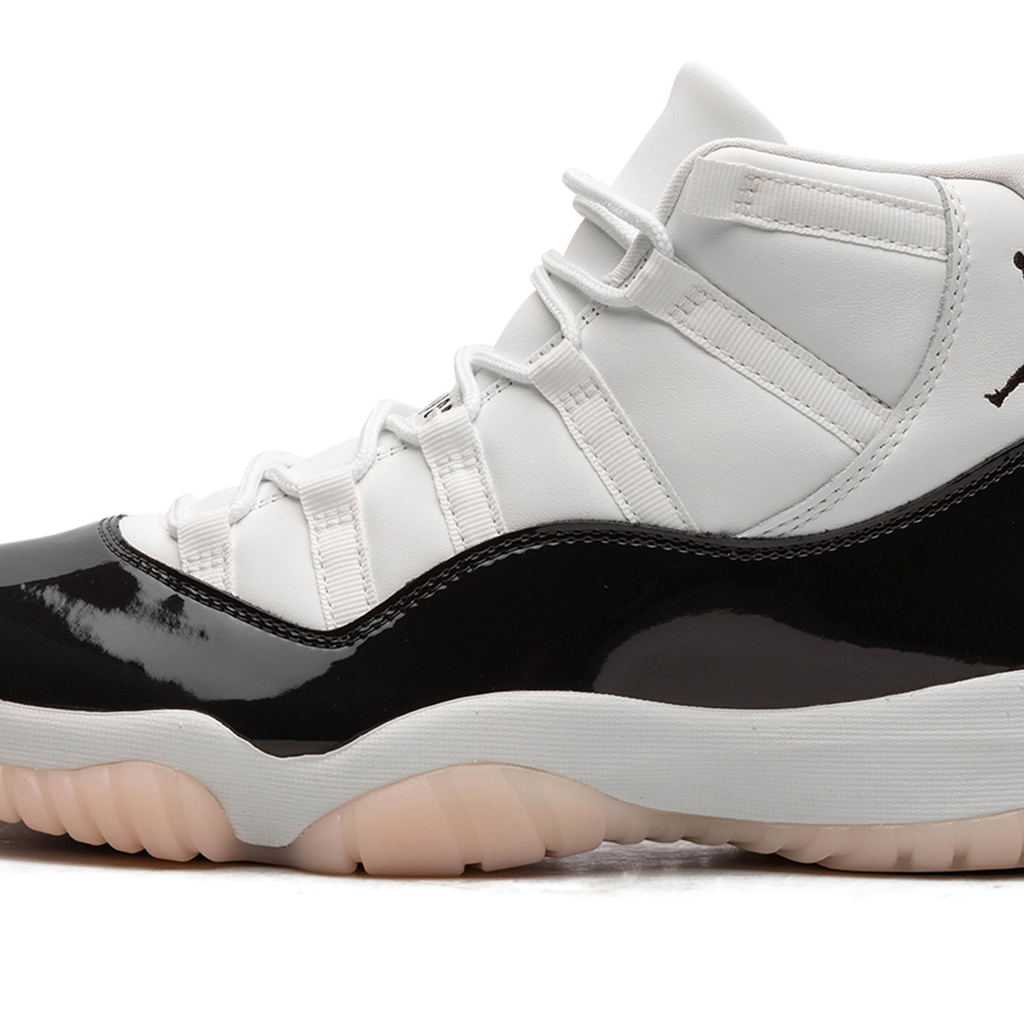 AIR JORDAN 11 WMNS "Neapolitan" — 12W