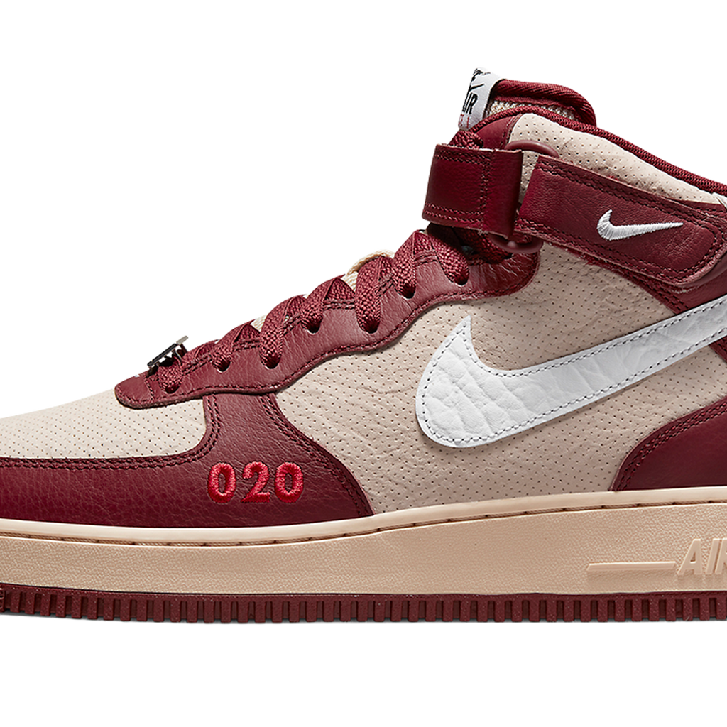 NIKE Air Force 1 Mid 