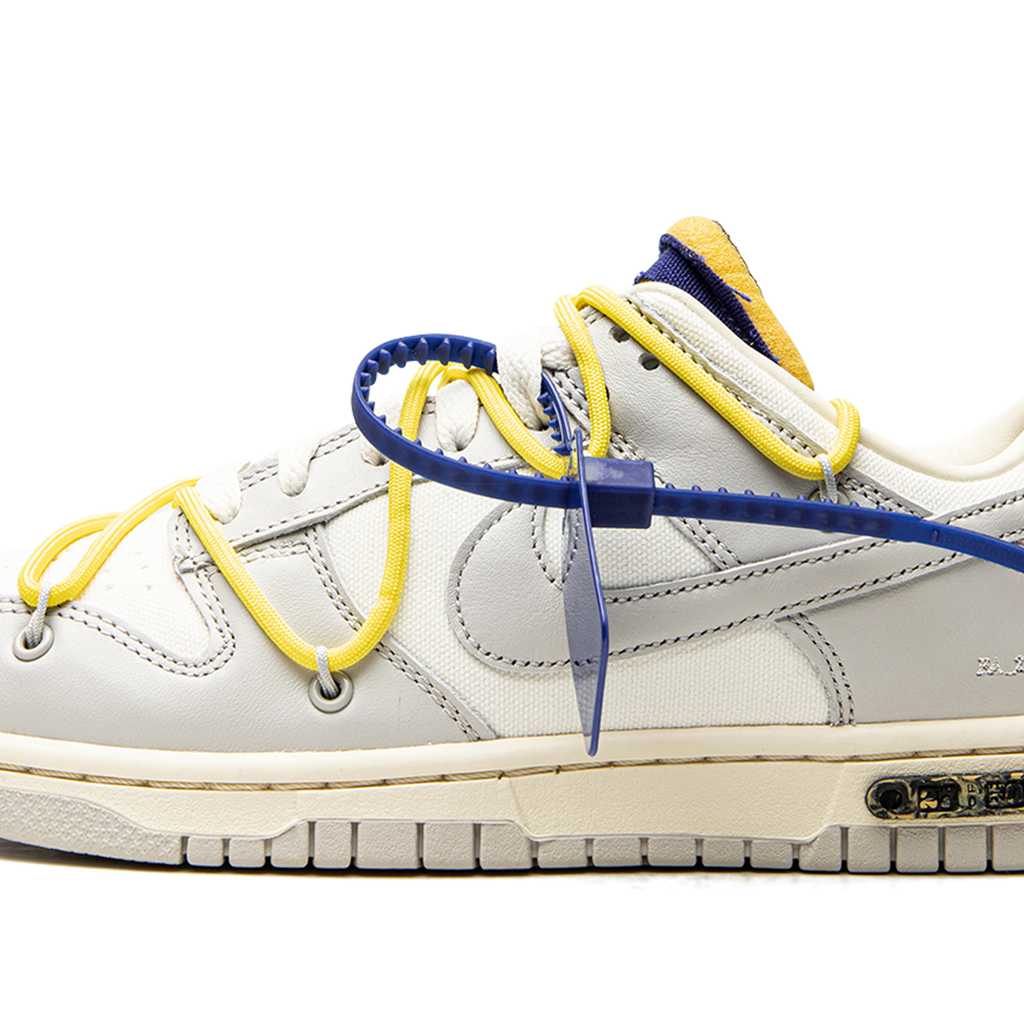 NIKE Dunk Low 